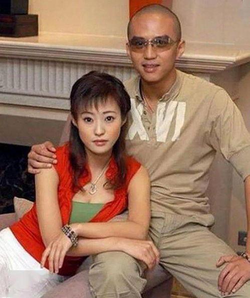石油小姐姐最新爆料事件,揭秘行业内幕引发热议  第2张