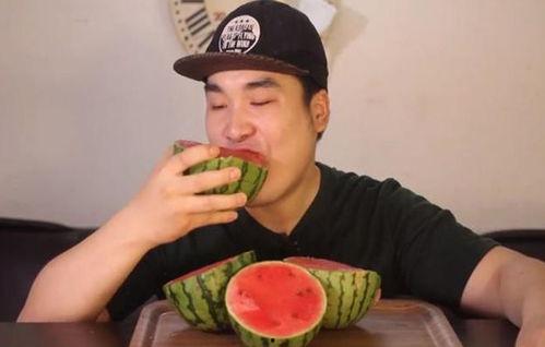 临沧网红吃瓜事件真相视频,真相视频曝光背后的真相  第2张