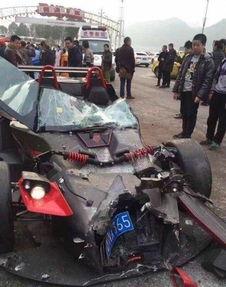 英国记者爆料真相车祸视频,车祸视频背后的惊人内幕