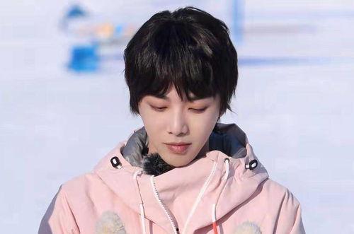 小辫儿圈内爆料,揭秘娱乐圈不为人知的幕后故事 第2张 小辫儿圈内爆料,揭秘娱乐圈不为人知的幕后故事 第2张