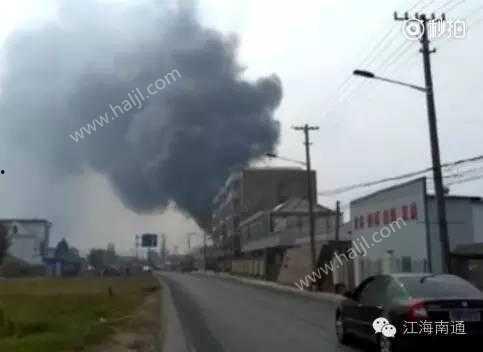 新疆火灾网友爆料新闻,网友爆料，火势蔓延，紧急救援行动展开  第3张